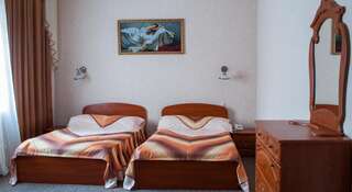Гостиница Кольцо Клинцы Улучшенный двухместный номер с 2 отдельными кроватями-2